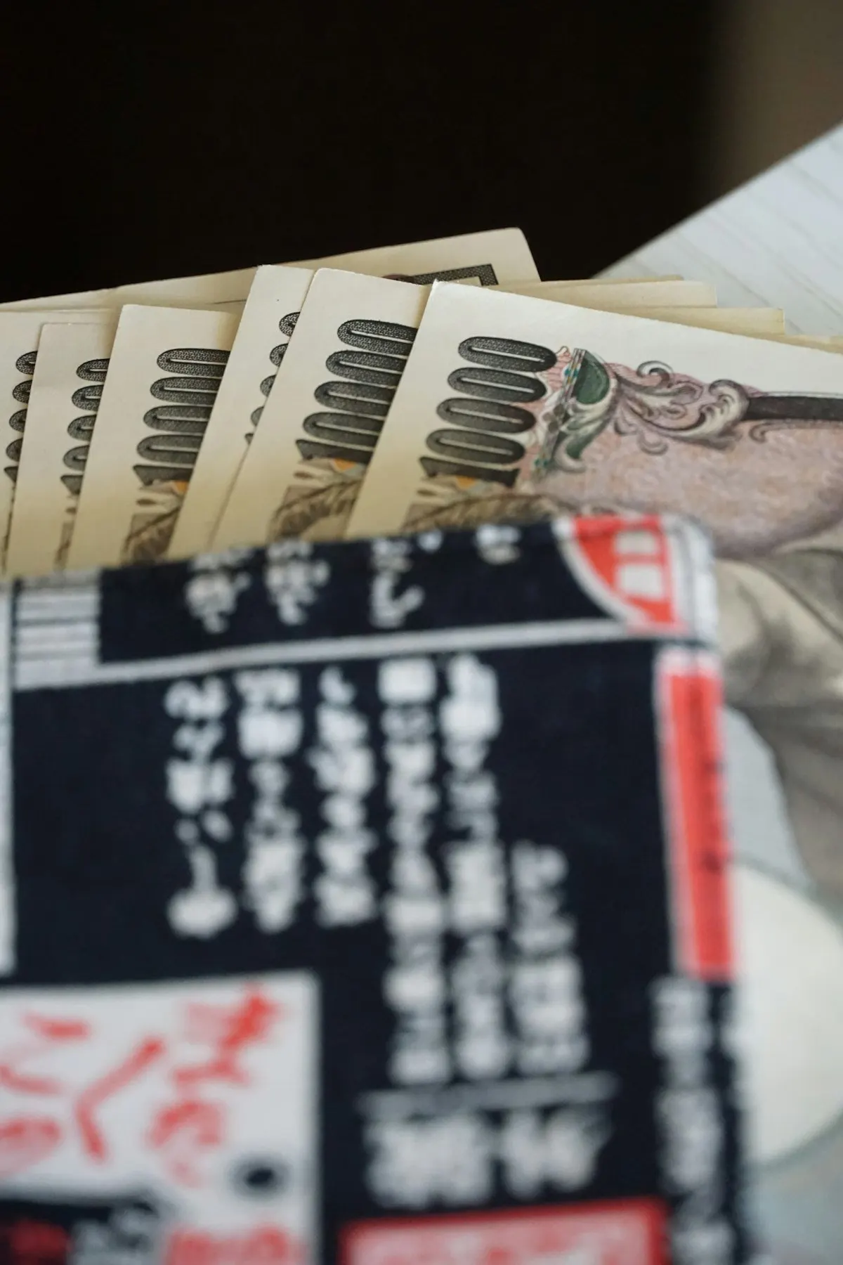 一万円札と財布