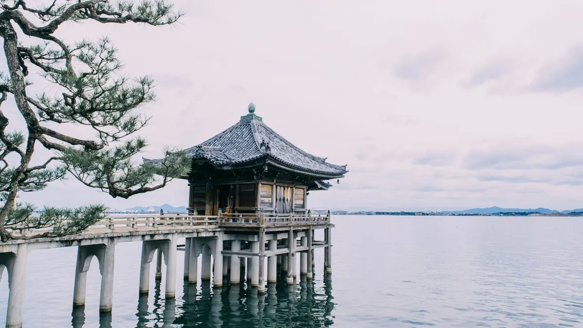 琵琶湖の浮御堂